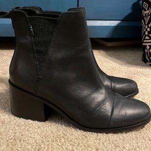 Size 10 chunky heel toms ankle boot
